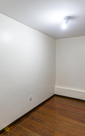 Casa à venda com 198m², 4 quartos e 2 vagas Casa à venda com 198m², 4 quartos e 2 vagasQuarto 3