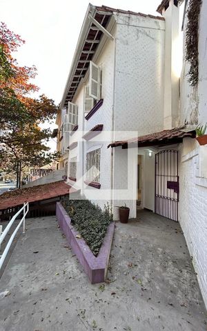 Casa à venda com 150m², 3 quartos e 3 vagas Casa à venda com 150m², 3 quartos e 3 vagasEntrada da casa