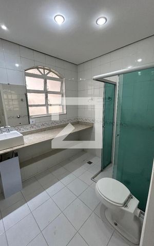 Casa à venda com 150m², 3 quartos e 3 vagas Casa à venda com 150m², 3 quartos e 3 vagasBanheiro