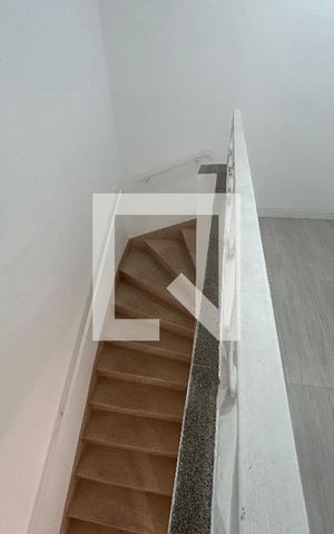 Casa à venda com 150m², 3 quartos e 3 vagas Casa à venda com 150m², 3 quartos e 3 vagasHall de cima