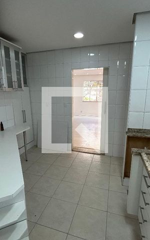 Casa à venda com 150m², 3 quartos e 3 vagas Casa à venda com 150m², 3 quartos e 3 vagasCozinha