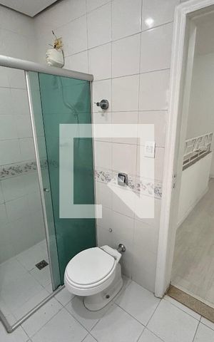 Casa à venda com 150m², 3 quartos e 3 vagas Casa à venda com 150m², 3 quartos e 3 vagasBanheiro