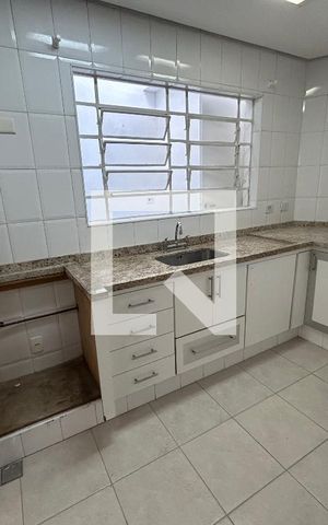 Casa à venda com 150m², 3 quartos e 3 vagas Casa à venda com 150m², 3 quartos e 3 vagasCozinha