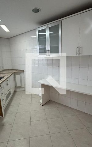Casa à venda com 150m², 3 quartos e 3 vagas Casa à venda com 150m², 3 quartos e 3 vagasCozinha