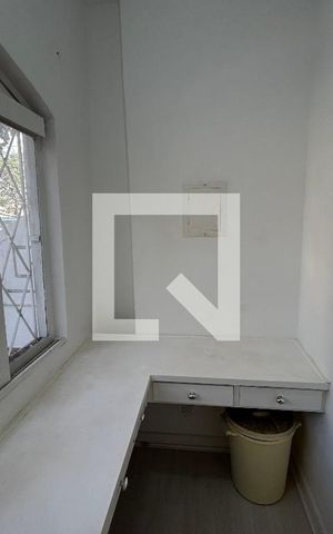 Casa à venda com 150m², 3 quartos e 3 vagas Casa à venda com 150m², 3 quartos e 3 vagasEscritório
