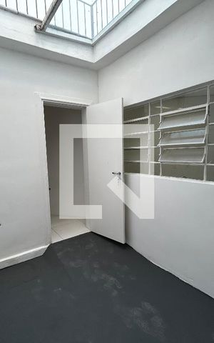 Casa à venda com 150m², 3 quartos e 3 vagas Casa à venda com 150m², 3 quartos e 3 vagasÁrea externa
