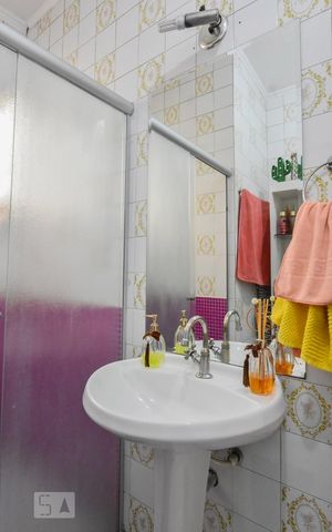 Casa à venda com 90m², 2 quartos e 1 vagaBanheiro 01