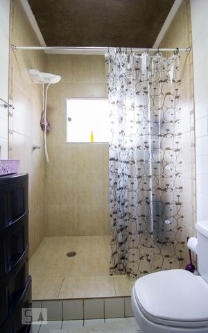 Casa à venda com 240m², 4 quartos e 2 vagasBanheiro