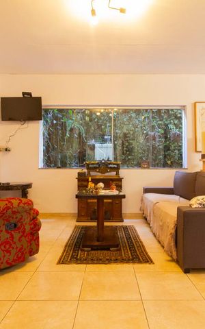 Casa à venda com 240m², 4 quartos e 2 vagasSala