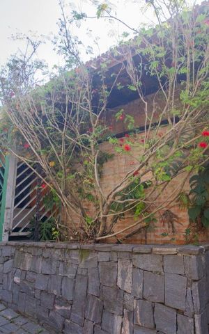 Casa à venda com 240m², 4 quartos e 2 vagasFachada