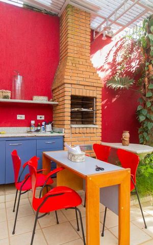 Casa à venda com 240m², 4 quartos e 2 vagasVaranda