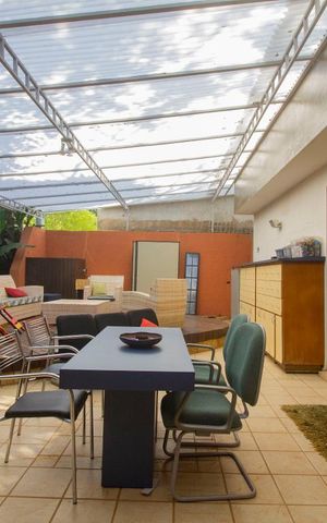 Casa à venda com 240m², 4 quartos e 2 vagasVaranda