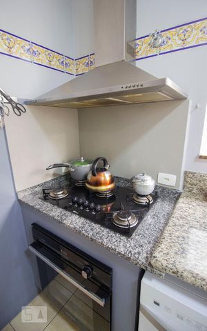 Casa à venda com 240m², 4 quartos e 2 vagasDetalhe da cozinha