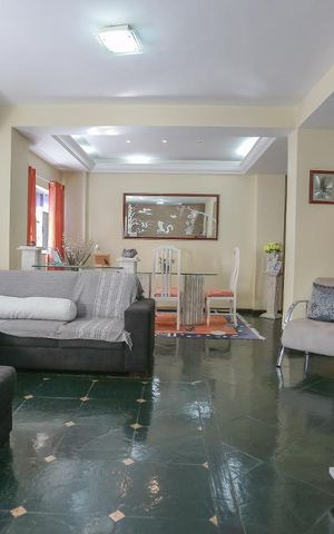 Casa de condomínio à venda com 122m², 3 quartos e 5 vagasSala
