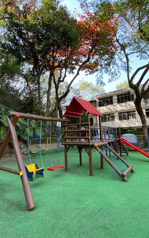 Casa de condomínio à venda com 122m², 3 quartos e 5 vagas Casa de condomínio à venda com 122m², 3 quartos e 5 vagasÁrea Comum - Playground