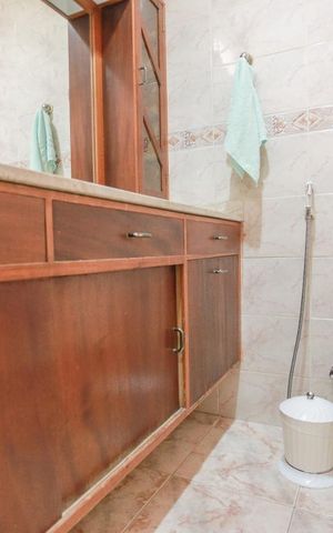 Casa de condomínio à venda com 122m², 3 quartos e 5 vagasBanheiro Social