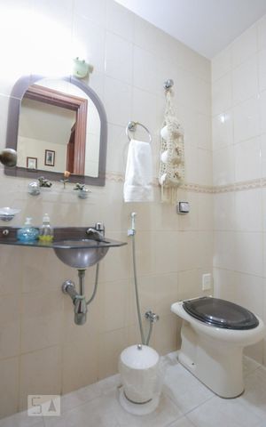 Casa de condomínio à venda com 122m², 3 quartos e 5 vagasLavabo