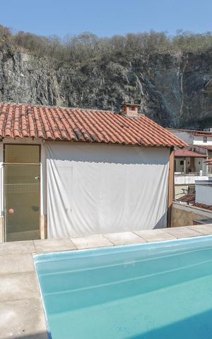 Casa de condomínio à venda com 122m², 3 quartos e 5 vagasÁrea comum - Piscina