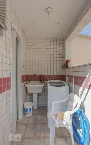 Casa de condomínio à venda com 122m², 3 quartos e 5 vagasÁrea de Serviço