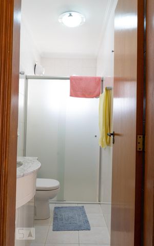 Casa à venda com 180m², 2 quartos e 2 vagas Casa à venda com 180m², 2 quartos e 2 vagasBanheiro suíte 1