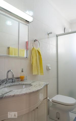 Casa à venda com 180m², 2 quartos e 2 vagas Casa à venda com 180m², 2 quartos e 2 vagasBanheiro suíte 1