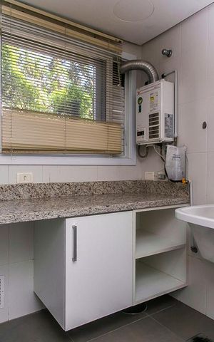 Apartamento à venda com 189m², 3 quartos e 3 vagas Apartamento à venda com 189m², 3 quartos e 3 vagasÁrea de Serviço
