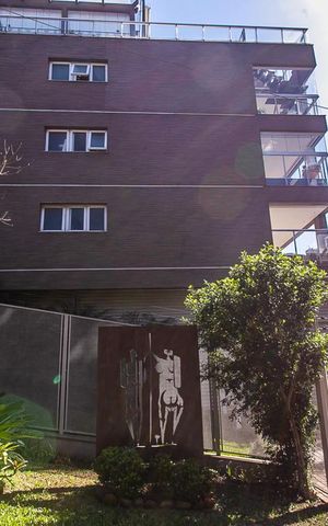 Apartamento à venda com 189m², 3 quartos e 3 vagas Apartamento à venda com 189m², 3 quartos e 3 vagasFachada