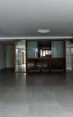 Apartamento à venda com 189m², 3 quartos e 3 vagas Apartamento à venda com 189m², 3 quartos e 3 vagasSala