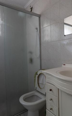 Casa à venda com 150m², 3 quartos e 2 vagas Casa à venda com 150m², 3 quartos e 2 vagasBanheiro