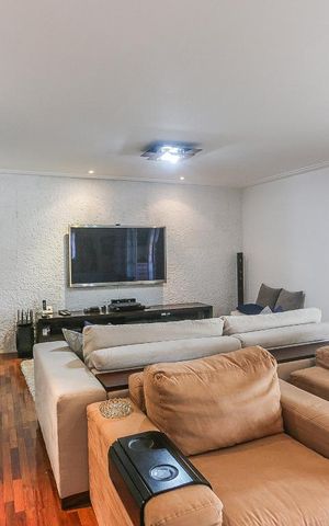 Apartamento à venda com 234m², 4 quartos e 3 vagas Apartamento à venda com 234m², 4 quartos e 3 vagasSala de Estar