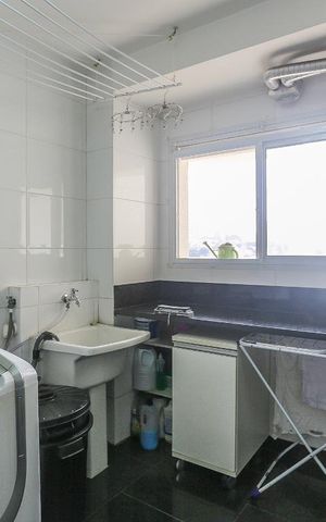 Apartamento à venda com 234m², 4 quartos e 3 vagas Apartamento à venda com 234m², 4 quartos e 3 vagasArea de Serviço