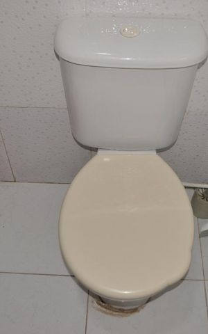 Casa à venda com 130m², 2 quartos e 3 vagasBanheiro