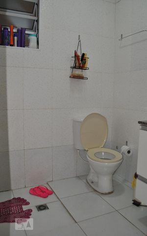 Casa à venda com 130m², 2 quartos e 3 vagasBanheiro