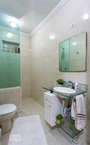 Casa à venda com 146m², 3 quartos e 2 vagas Casa à venda com 146m², 3 quartos e 2 vagasBanheiro