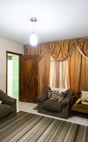 Casa à venda com 146m², 3 quartos e 2 vagas Casa à venda com 146m², 3 quartos e 2 vagasSala