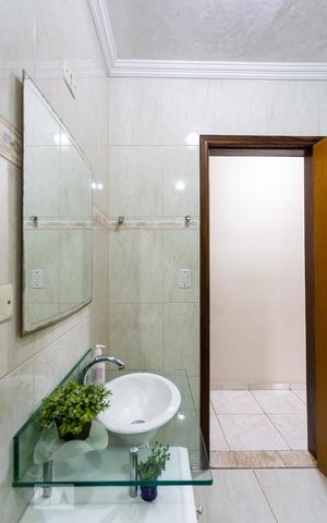 Casa à venda com 146m², 3 quartos e 2 vagas Casa à venda com 146m², 3 quartos e 2 vagasBanheiro
