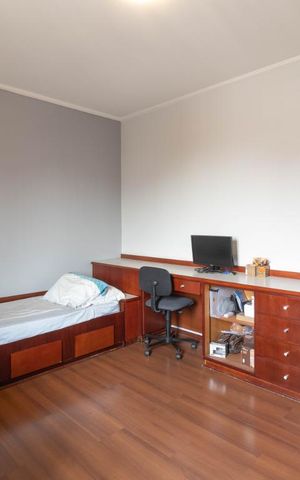 Casa à venda com 130m², 5 quartos e 4 vagas Casa à venda com 130m², 5 quartos e 4 vagasQuarto 2