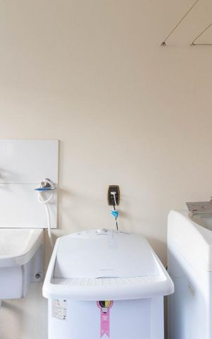 Casa à venda com 130m², 5 quartos e 4 vagas Casa à venda com 130m², 5 quartos e 4 vagasÁrea de Serviço