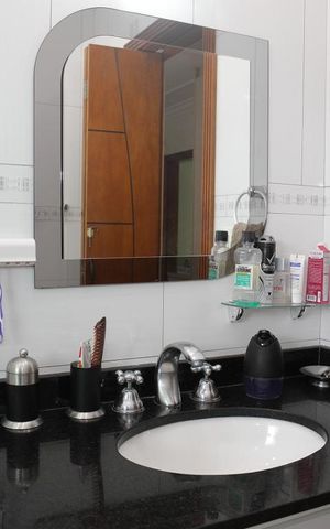 Casa à venda com 244m², 4 quartos e 4 vagasBanheiro do Quarto 1
