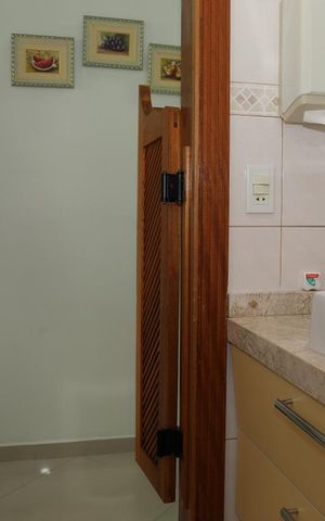 Casa à venda com 244m², 4 quartos e 4 vagasLavabo