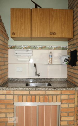 Casa à venda com 244m², 4 quartos e 4 vagasQuintal com Churrasqueira