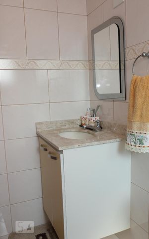 Casa à venda com 244m², 4 quartos e 4 vagasBanheiro do Quarto 3