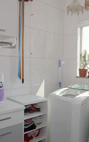 Casa à venda com 244m², 4 quartos e 4 vagasDespensa