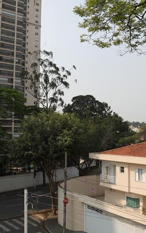 Casa à venda com 244m², 4 quartos e 4 vagasVista da Rua - Quarto 1