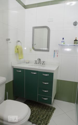 Casa à venda com 244m², 4 quartos e 4 vagasBanheiro do Quarto 2