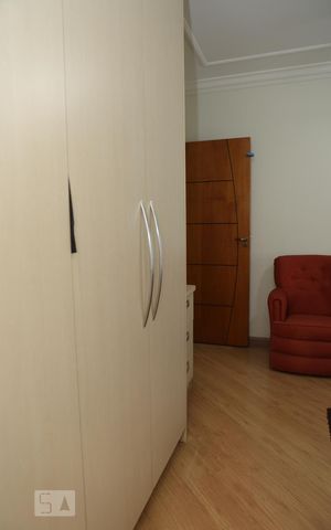 Casa à venda com 244m², 4 quartos e 4 vagasQuarto 1 - closet