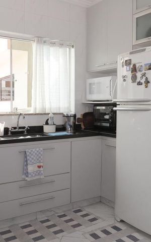 Casa à venda com 244m², 4 quartos e 4 vagasCozinha