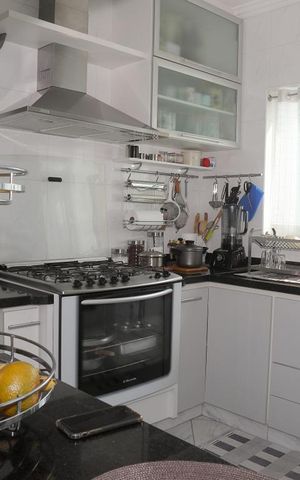 Casa à venda com 244m², 4 quartos e 4 vagasCozinha