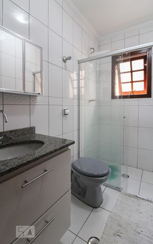 Casa à venda com 320m², 3 quartos e 4 vagas Casa à venda com 320m², 3 quartos e 4 vagasBanheiro