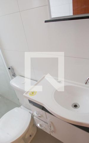 Casa para alugar com 60m², 2 quartos e sem vagaBanheiro da Suíte